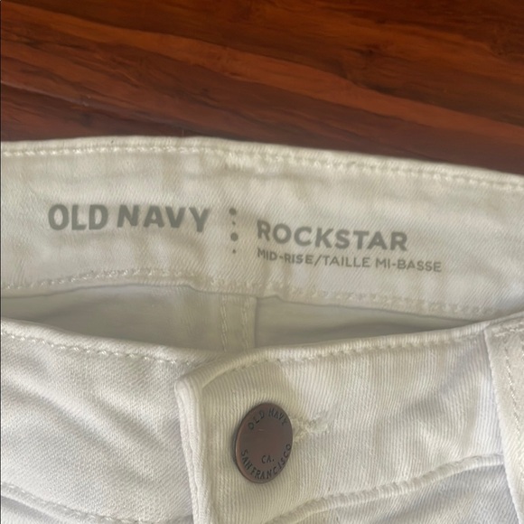 Old Navy White Ankle Cropped Jeans Distressed - Picture 5 of 8